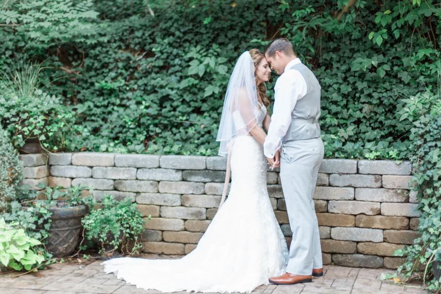 bride and groom outdoor wedding photo 